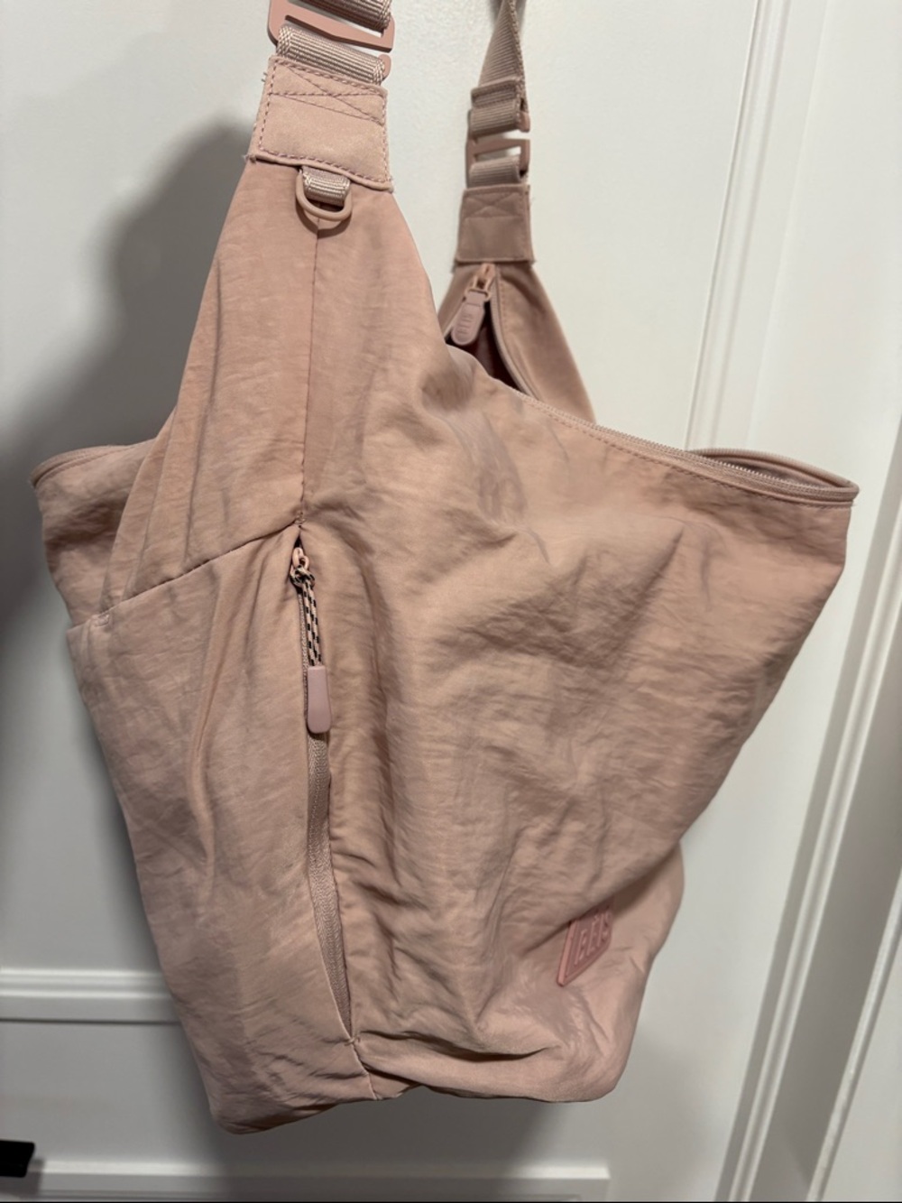 BEIS crescent catchall bag - Picture 9 of 11